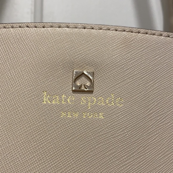 Kate Spade ♠️ New York Cream Shoulder/Tote Bag Ariel Cove Street Ostrichegg EUC - Picture 3 of 16
